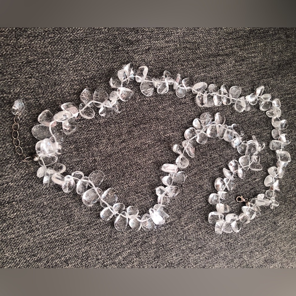 Beautiful Vintage Clear Glass Bead Necklace 16.5” in Total Length